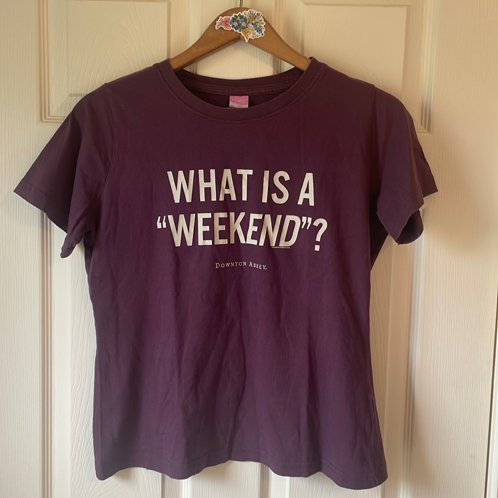 ❤️Women’s Downton Abbey T shirt size Medium
